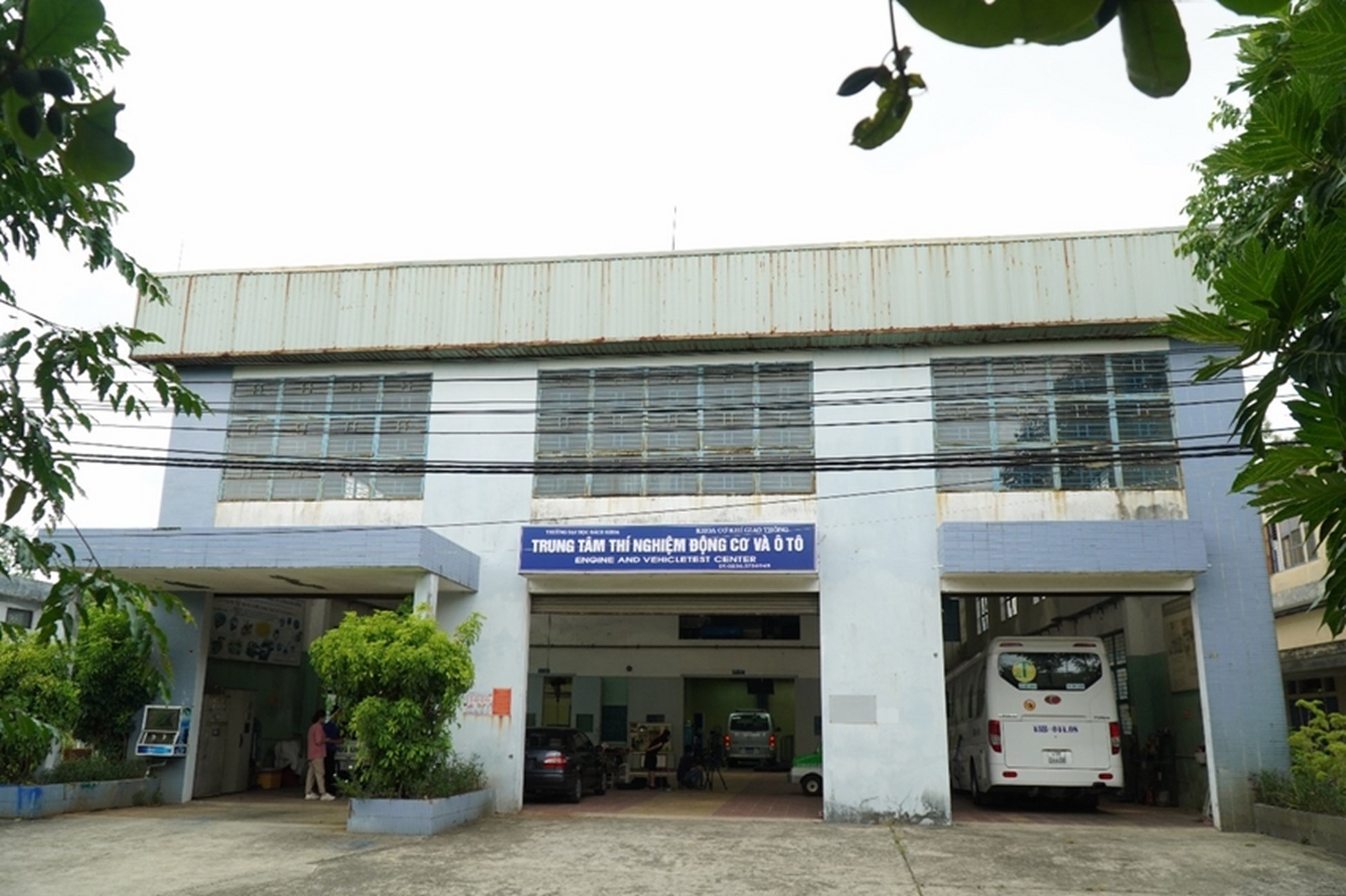 Automotive Engineering - Training specialized engineers in line with modern automotive development trends