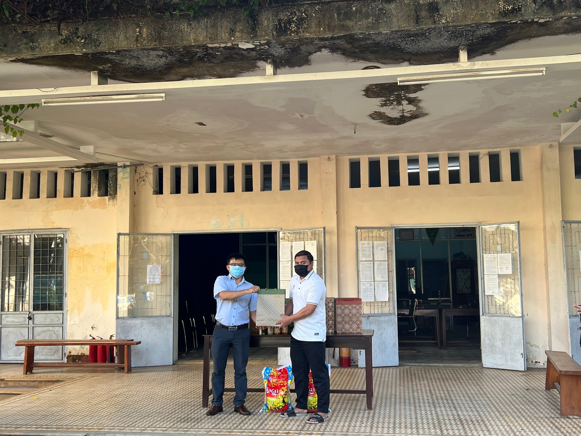 Cozy Tet gifts for students staying in Da Nang 