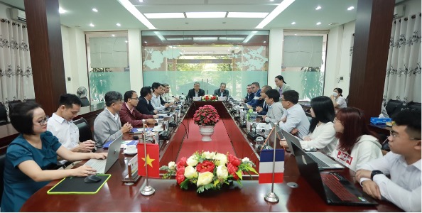 Strengthening the partnership in research and education between University of Science and Technology - UD (DUT) and University of Technology of Troyes - France